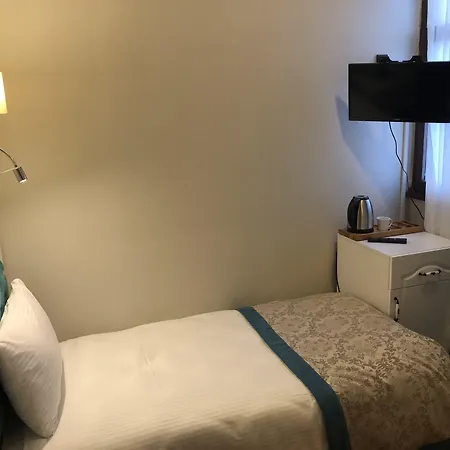 Hotel The Void